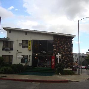 Hollywood 7 Star Motel